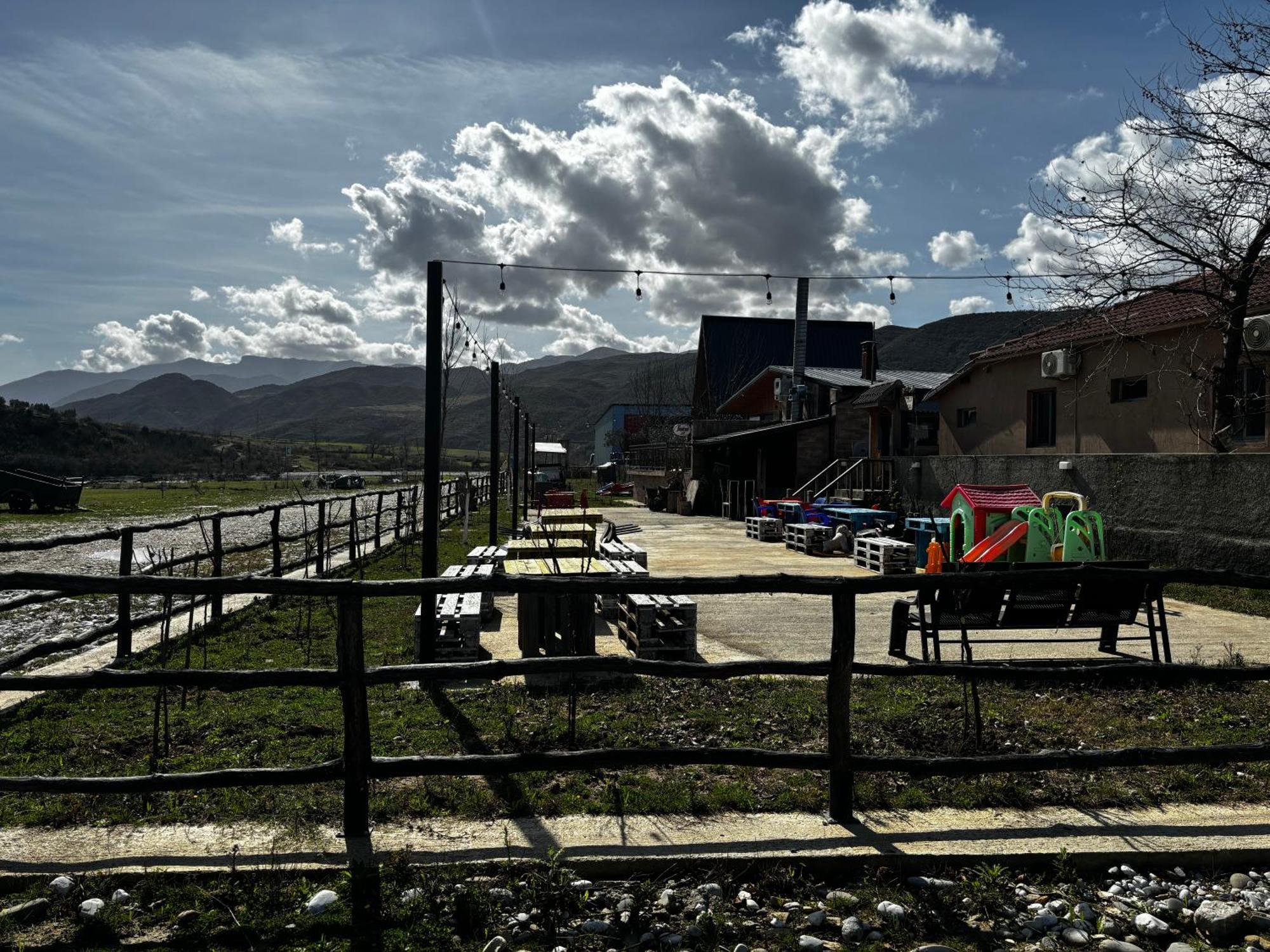 Bujtina Vjosa Hotell Memaliaj Exteriör bild
